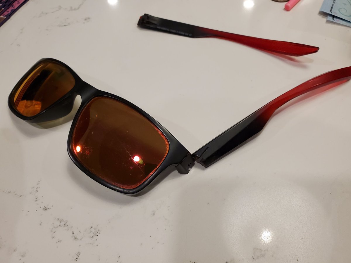 Canukian's tweet photo. Dear @nike thank you. Today I should have taken a ball directly to the temple while running to first. My favourite glasses took the brunt of it for me. Leaving me less damaged than I should have been. I'm going to miss those glasses but glad I didn't get KO'd #blessed #nikecanada https://t.co/7NMvCtJIiV