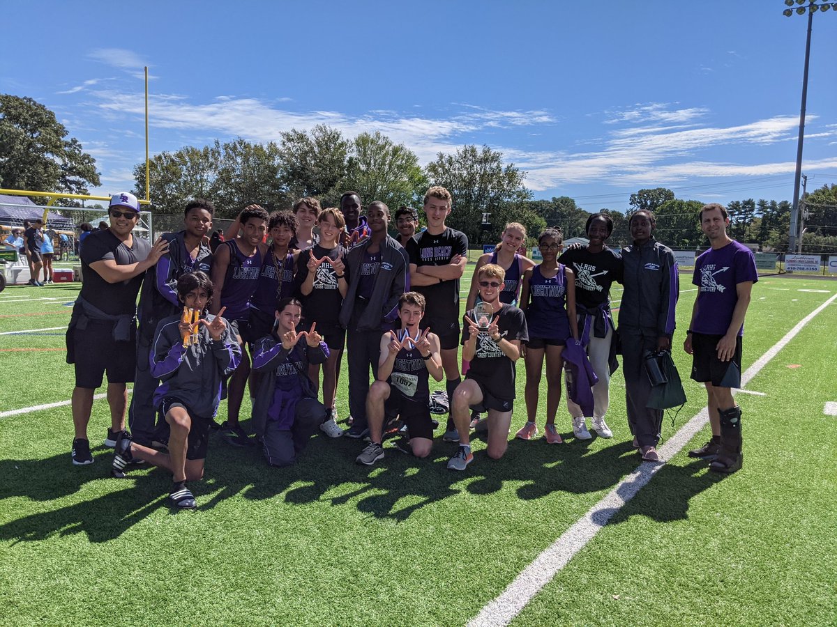 XC_LRHS's tweet photo. What a great morning for a race. PR's up and down the board for @hcpss_lrhs XC. Congrats to @XChristian_Brow for his victory today, Evan Quinn for finishing 7th, and both the boys and girls teams for their amazing races! Keep working! #runningislife @LRHS_Athletics https://t.co/ooqLtoyNa7
