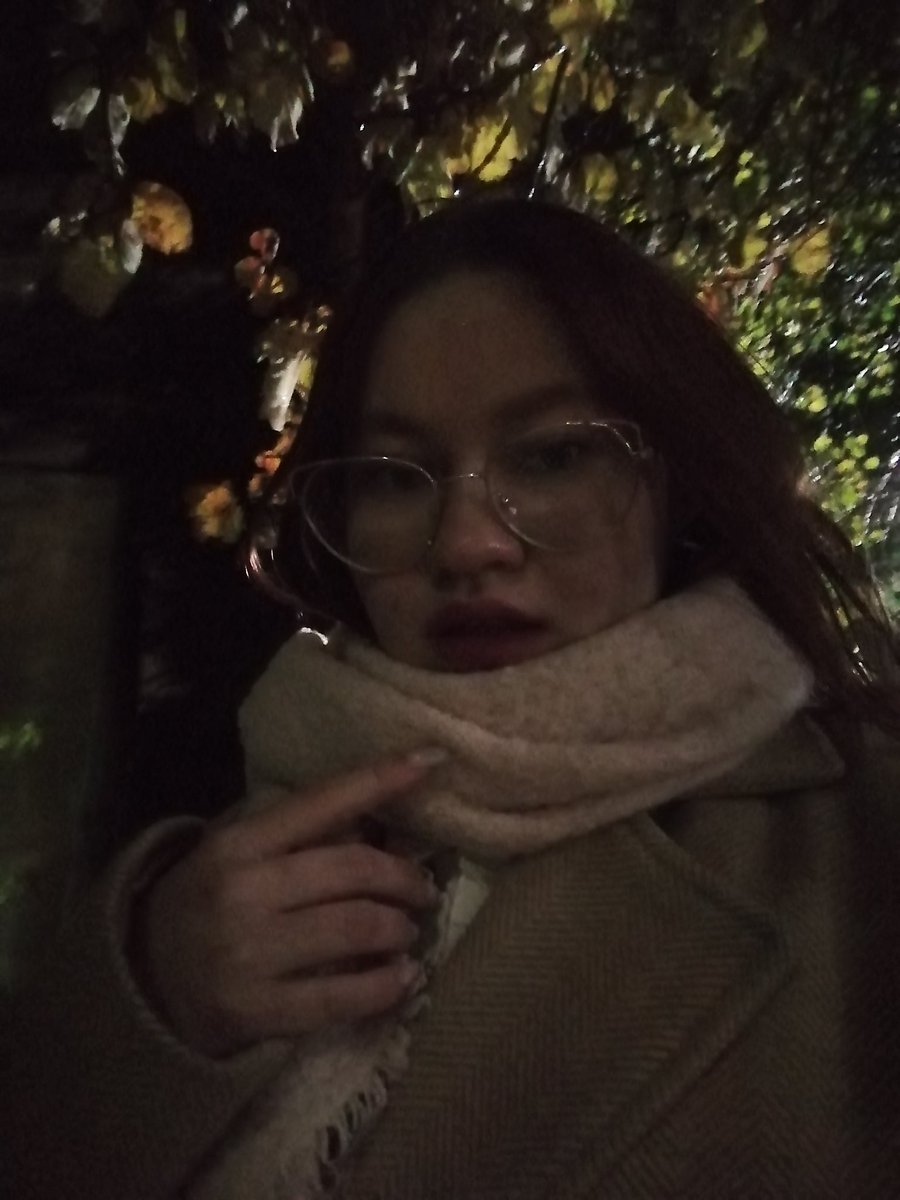 возвращаюсь в общагу после прогулочки 🤭