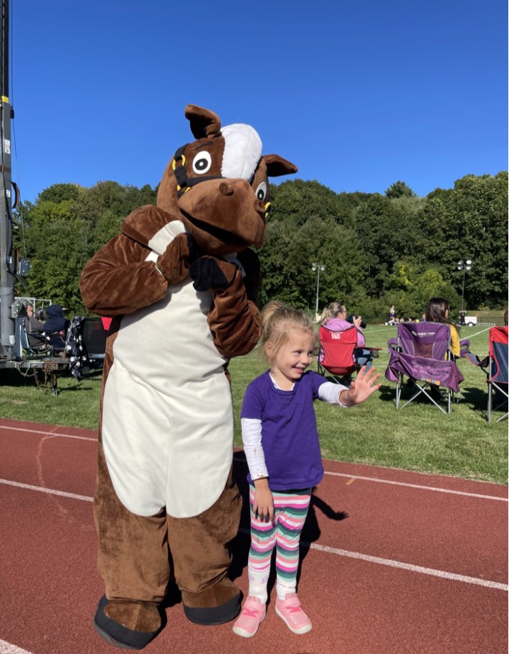 MrsColePE's tweet photo. Mia had fun at BMR homecoming today. Future Charger here!! Good luck to the football team tonight😈 #classof2036 🥰 https://t.co/jykcdf8wfZ