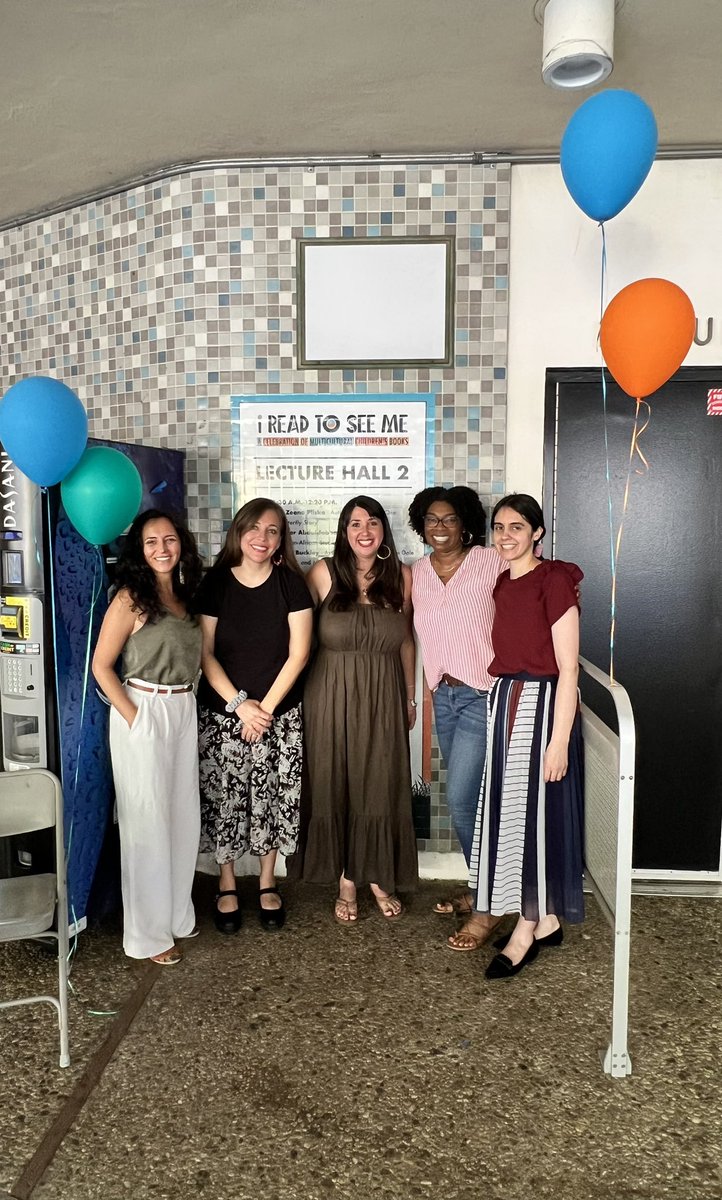 ArleneAbundis's tweet photo. Such an honor to meet these incredible ladies! Hooray for @LasMusasBooks friends at the #ireadtoseeme multicultural book fair event @EthnicStudiesLA!
@aida_writes @MonicaMancillas @nikkigrey_ @TameeksB ๐๐ https://t.co/wKo3b54Xcu
