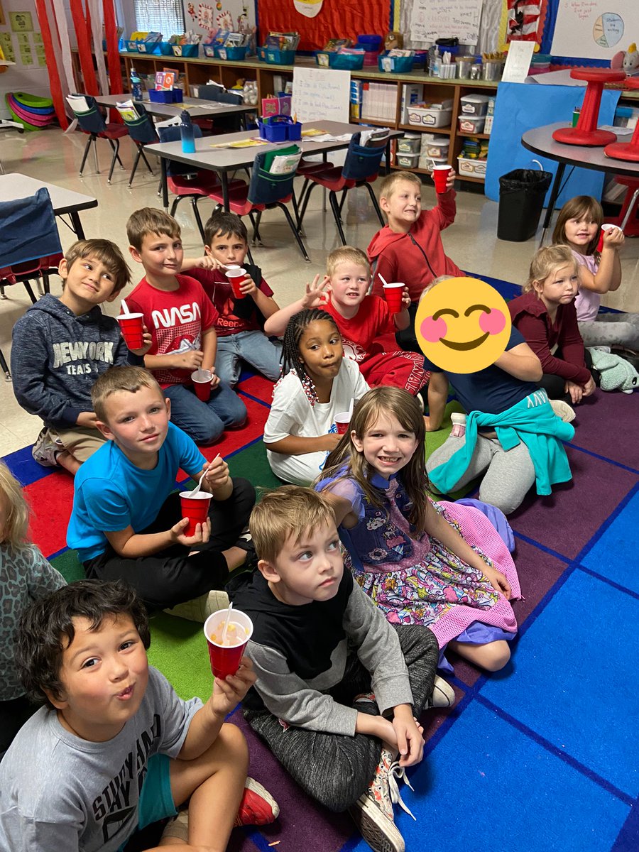 kendra_windsor's tweet photo. Trying our applesauce to celebrate Johnny Appleseed! Johnny Appleseed’s Birthday is Monday, but we wanted to include it in our Fun Friday! @North_Tweets #proud2bNorthies #JCschoolschampions #weareelementary https://t.co/mkJeZNPaPp