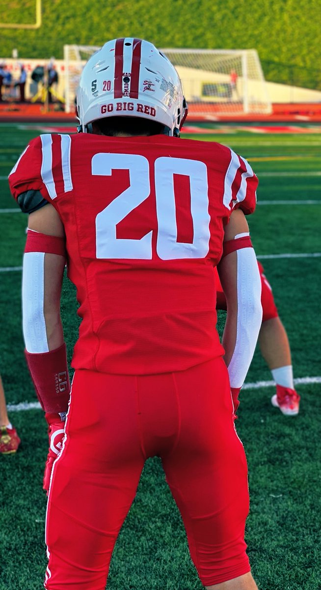 FH_Football's tweet photo. Three #Sentinels’ running backs topped 100 yards in Week 4. The trio combined for 405 yard on the ground and 5 scores in #FH’s 39-point win.

That’s 917 yards, 10.4 YPC, and 13 scores rushing thru the equivalent of about 10 quarters for #FortHill’s starting backfield. https://t.co/CB60SjGH8I