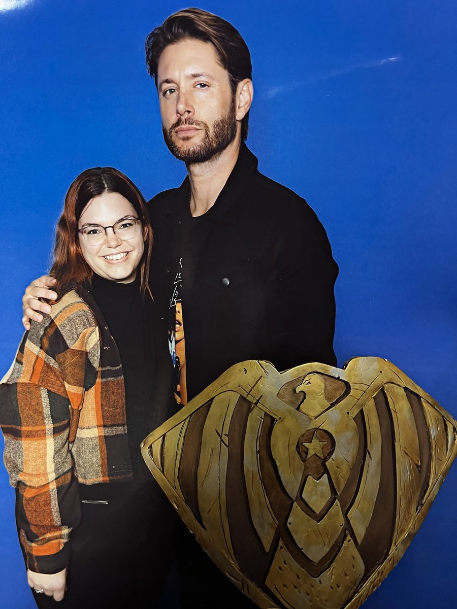 AcklesNews_'s tweet photo. Jensen Ackles
Photo ops with fans
SUPERNATURAL CONVENTION KANSAS CITY 2022
📷_ninalynne_, kgauck
#SPNKC #spnkansas #spnkccon https://t.co/gIuhIGwvv0