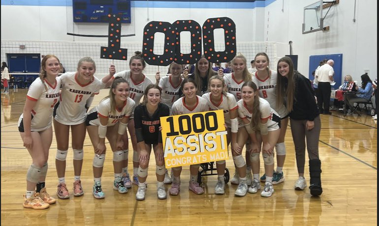 Congrats to KHS Sophomore Madison Tripp as she inked her 1,000th assist at today’s Monona Grove Invite! Can’t wait to see what lies ahead for her in the next two years 😳!! Way to go, Madi 👻🏐👏🏻!! #SuperSoph