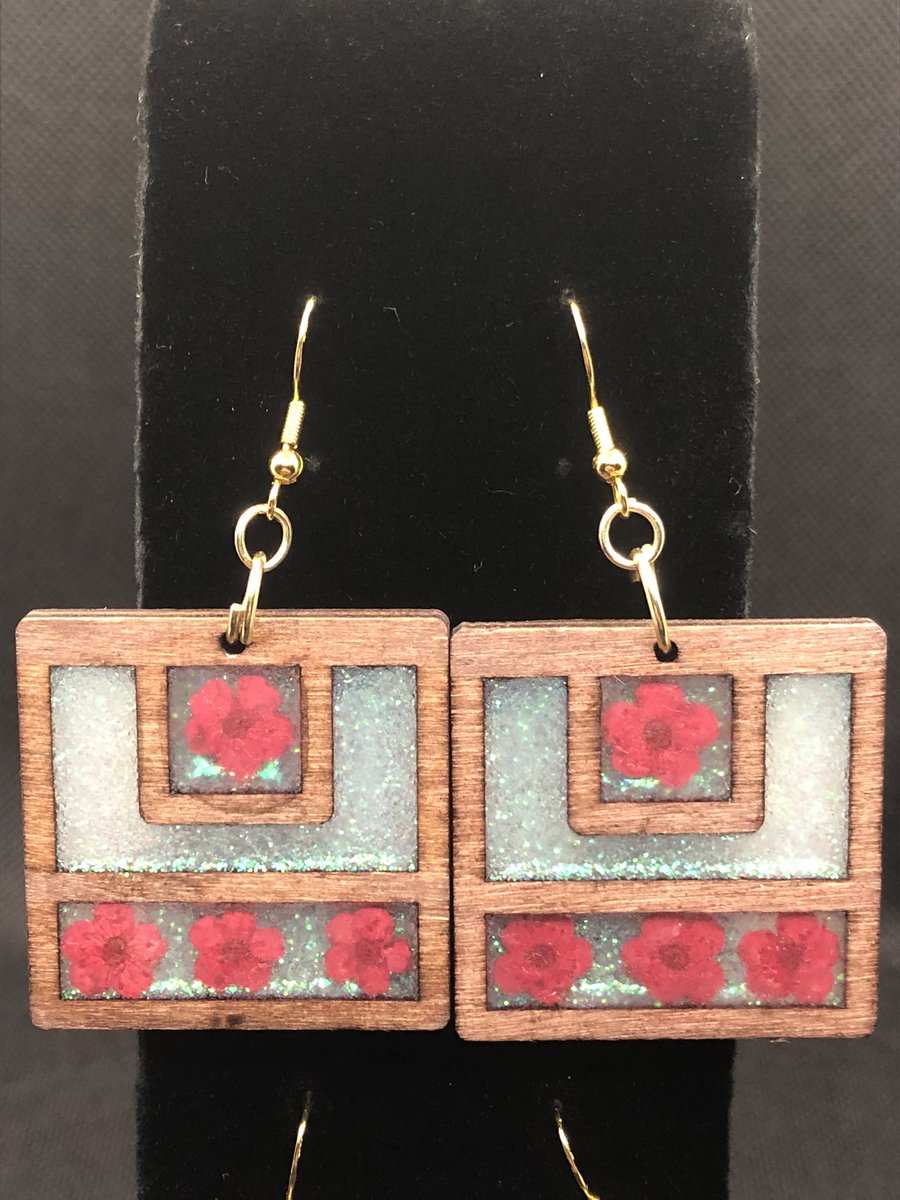 MeganDrebing's tweet photo. Get next day shipping all week🥰🥰🥰 https://t.co/oxZe9336uF https://t.co/kfNs86jpq4