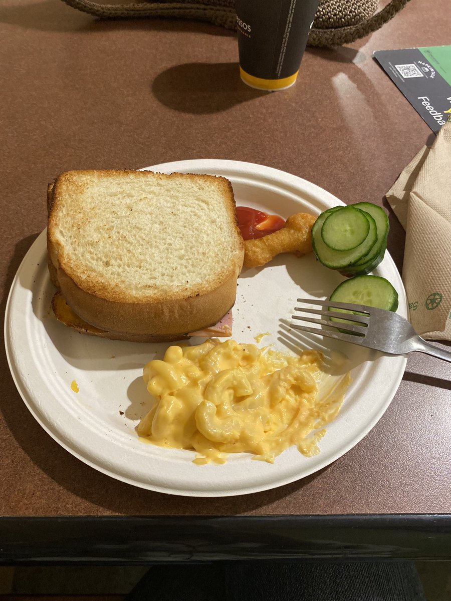 Huge kudos to the staff @DalhousieU for managing to keep the power on and even produce meals in the cafeterias. It has not gone unnoticed! I hope all the students are as appreciative as my daughter is.