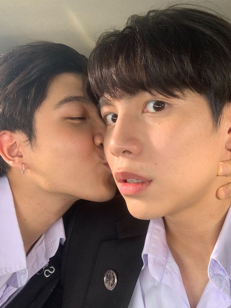 1. Bölüm 15. Dk da izlemeyi bıraktığım diziyi sürekli övdükleri için şimdi koşa koşa izlemeye gidiyorum 😂

#TheEclipseSeriesEP7 #theeclipse