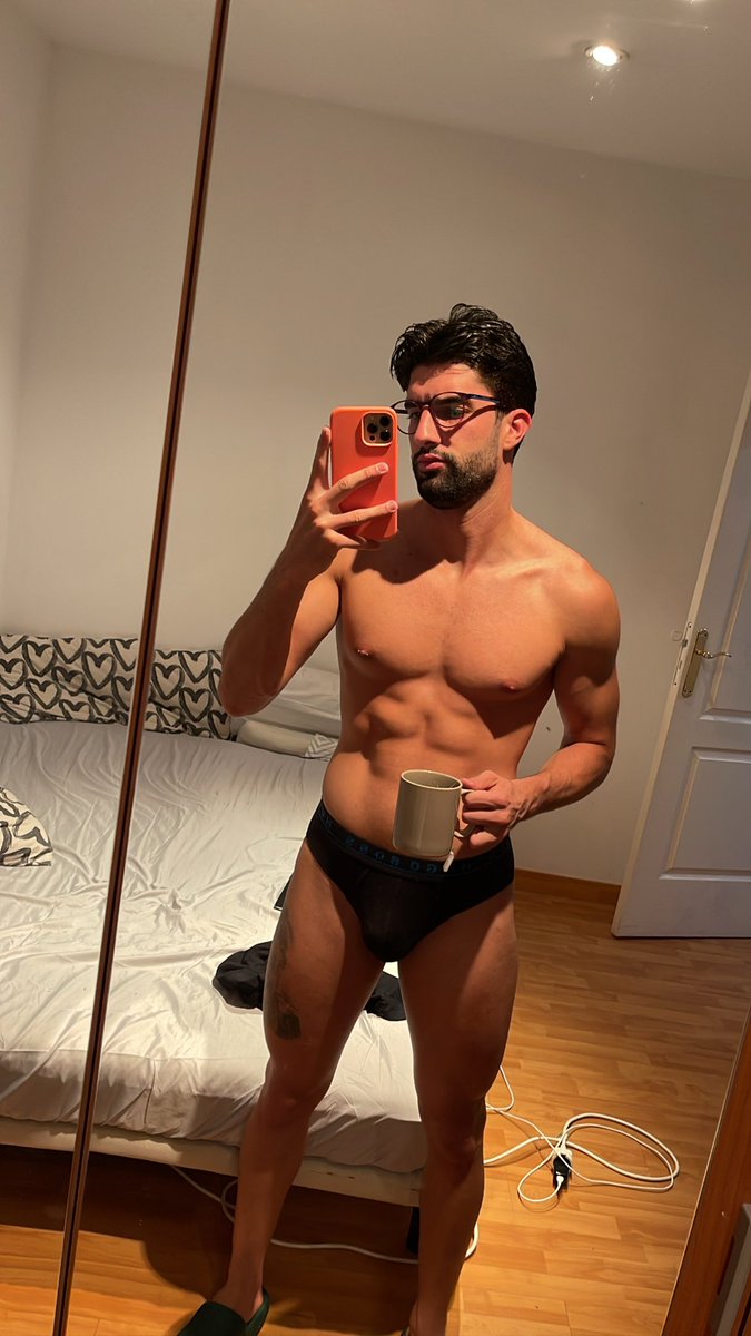 danibeja97's tweet photo. Buenas noches 😴  https://t.co/QdiBVGQFqb https://t.co/7ZxOwOPWrR