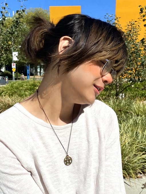 Would you take this trans girl on a date? 🌿✨ https://t.co/WBbgw2H20X