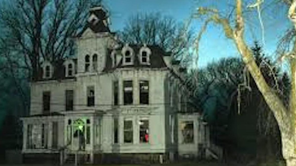 FOX 2 Detroit on Twitter "Want to hunt for ghosts at Michigan's haunted Bruce Mansion? Here's