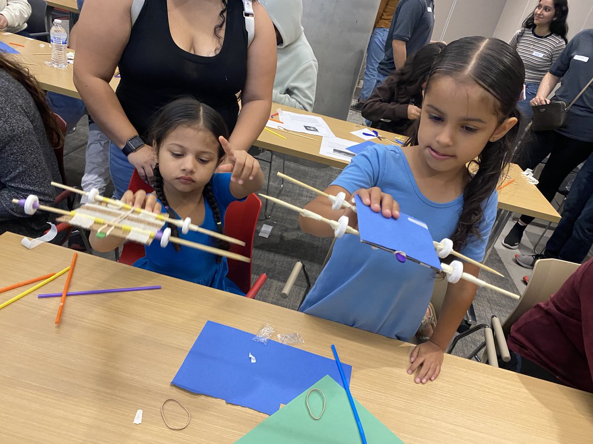 Kids of all ages building Mars Rovers and learning about #STEM fields! Thank you parents for making the time out of your demanding schedules! Thank you #shpelosangeles #shpesouthbayla and #shpeusc for coming together for another successful event! #Engineering