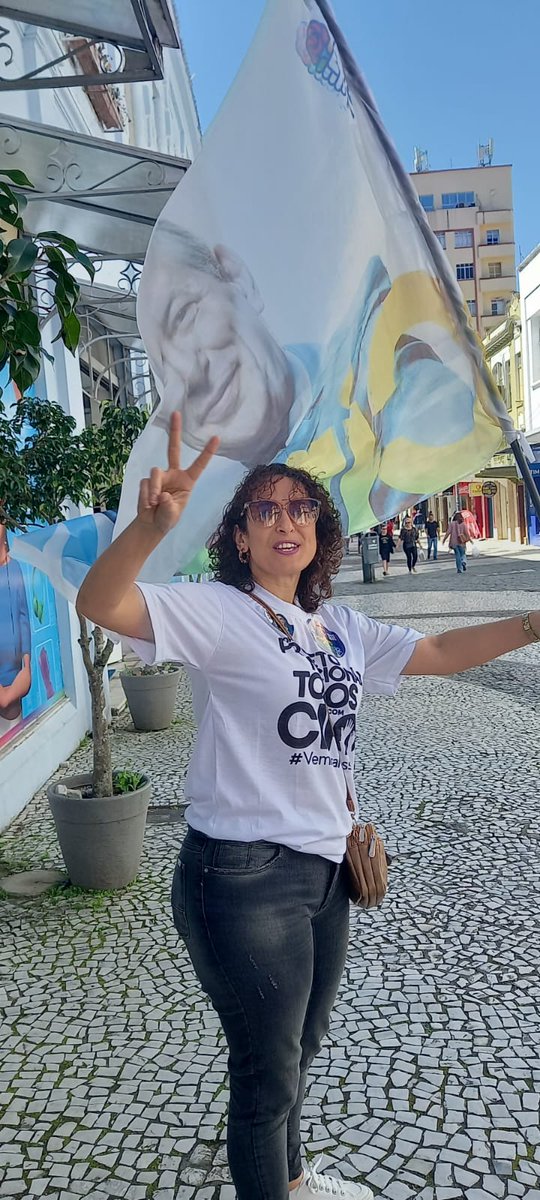 todoscomcirosc's tweet photo. Mais um dia de muita esperança! É Ciro Gomes Presidente, Boeira Governador e Hilda Senadora!!!🌹✊ https://t.co/ziQrPbuS4G