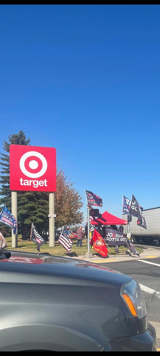 justinkerk's tweet photo. @Target what is going on? Just letting people do this all day by your store in Bend? https://t.co/t71C99r4UU