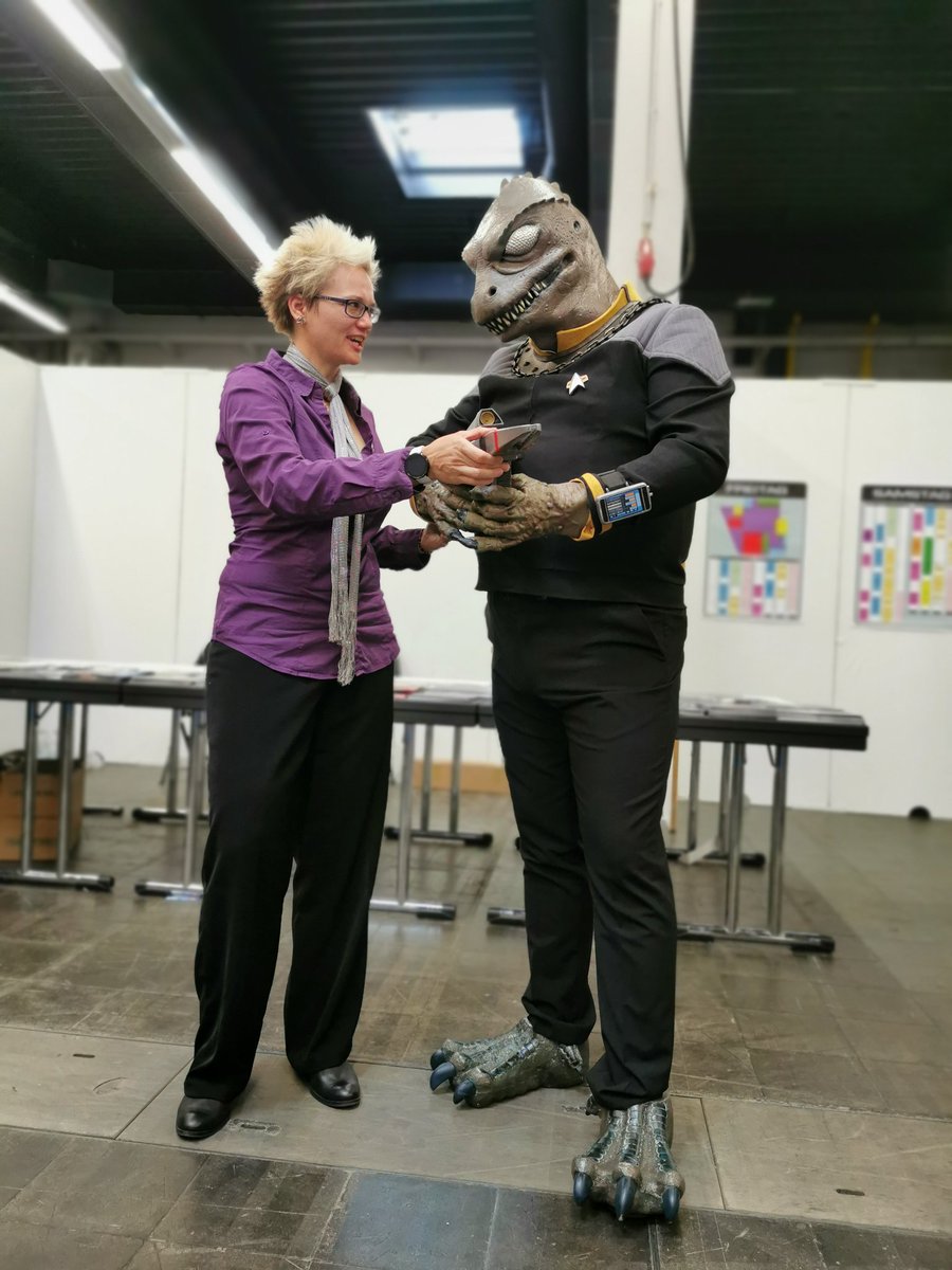 christine_pabst's tweet photo. Some of the amazing Cosplayers at #DSTDortmund 🖖.
Who let the Gorn into Starfleet and why did I give him instructions how to use the phaser rifle corectly🤔😂
Also #CaptainProtonSeries... https://t.co/8JXmMewefe