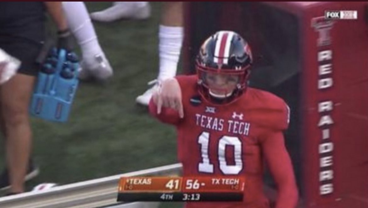 alanbowman_'s tweet photo. A couple years later… gotta wait until 0.00 on the clock! So proud of the boys today. Congrats and enjoy this one tonight! @TexasTechFB WRECK EM AND HORNS DOWN!!! https://t.co/LSOGb0JVUS