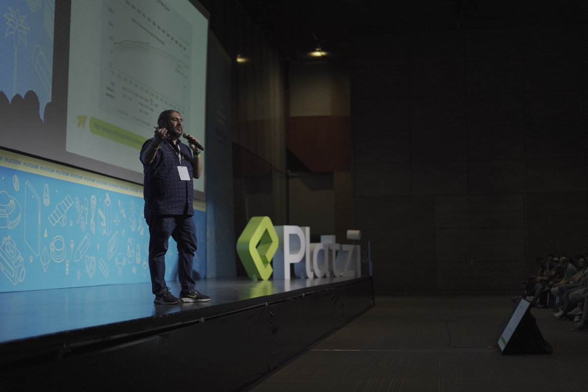 platzi's tweet photo. "Cuando hablo de crypto, sueño con el futuro. Latinoamérica está haciendo crytpo y estamos en un punto en el que podemos soñar la forma de hacer transacciones. 

Empiecen haciendo proyectos web3 como hobby" @cvander en #PlatziConf 

Conéctate: https://t.co/mP5CIySpFJ https://t.co/PI77ec6PIM