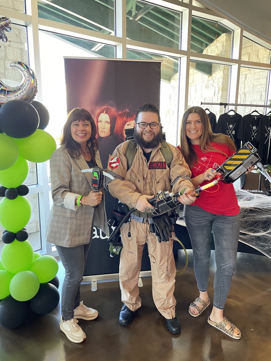 hauntedrebekah's tweet photo. Found our biggest fan! #ghostbusterrob #spookyspectacle @hauntedafpod @JulieHFisk #hauntedaf https://t.co/EszAWBaG4P