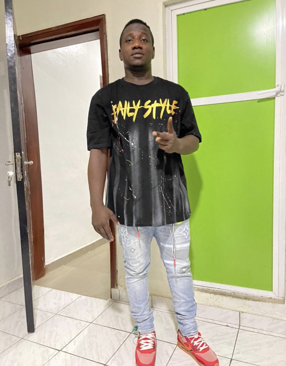 goke098's tweet photo. +1🎂💵
If this ever cross your timeline please say me prayer🙏 https://t.co/P91fLiZuBI
