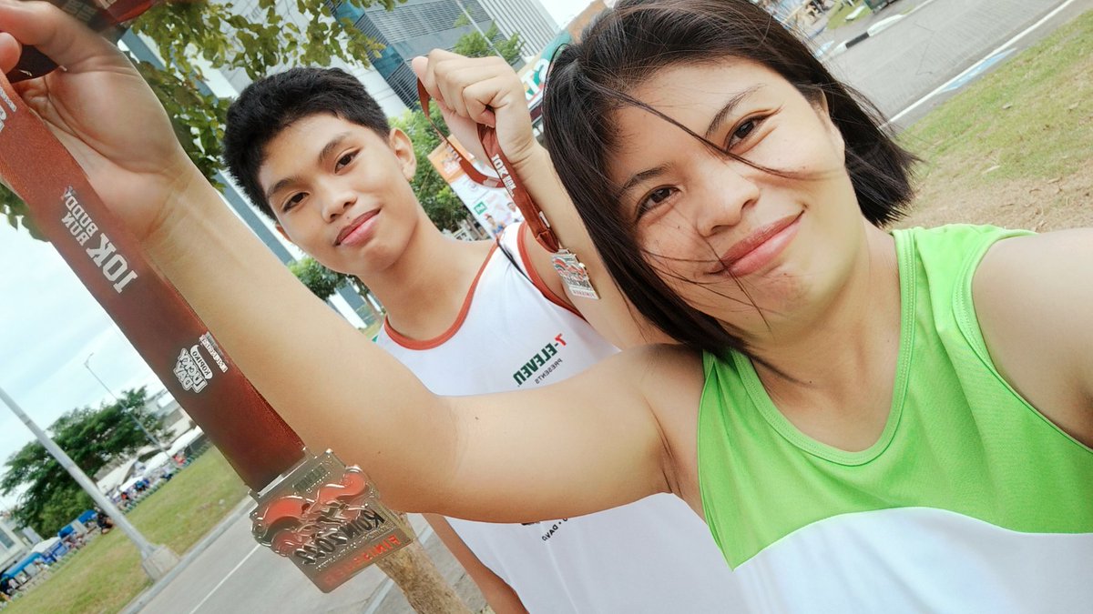plantar0512's tweet photo. Happy Sunday, tweeps! 
#runbuddy https://t.co/F0Tdd0OFZV