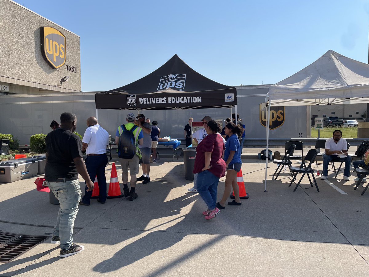 DFW UPS tweet media