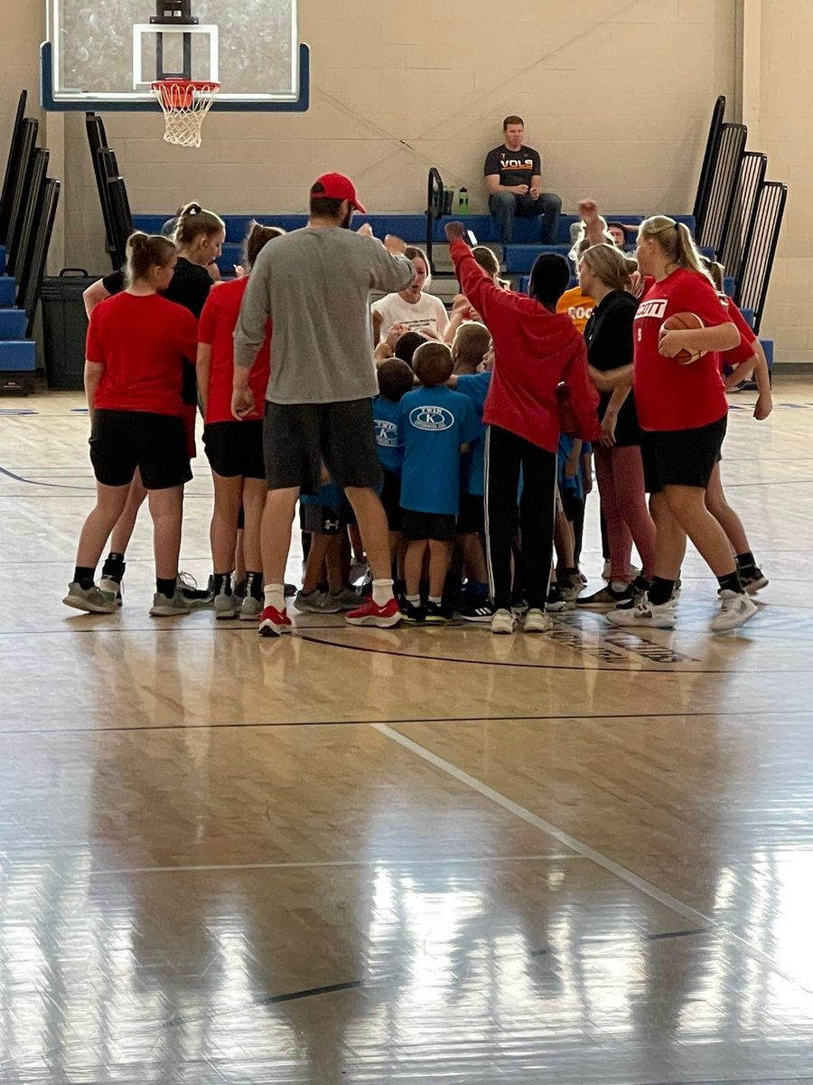 coachwrightBU's tweet photo. So proud of my team they are amazing young ladies that love to give back to their community and the next generation!!! Thank you to @coachbrooksb and the boys and girls club skill development for having us today! #OneScott #LadyHighlanders https://t.co/5YKpPBxWhf
