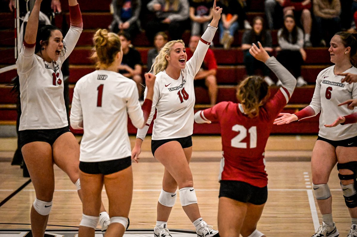 THIS IS IUP CRIMSON HAWK VOLLEYBALL!!!! 

WHAT. A. MATCH. 🤯

It’s ours 3-1 against Seton Hill! 

#TalonsUp | #VolleyHawks