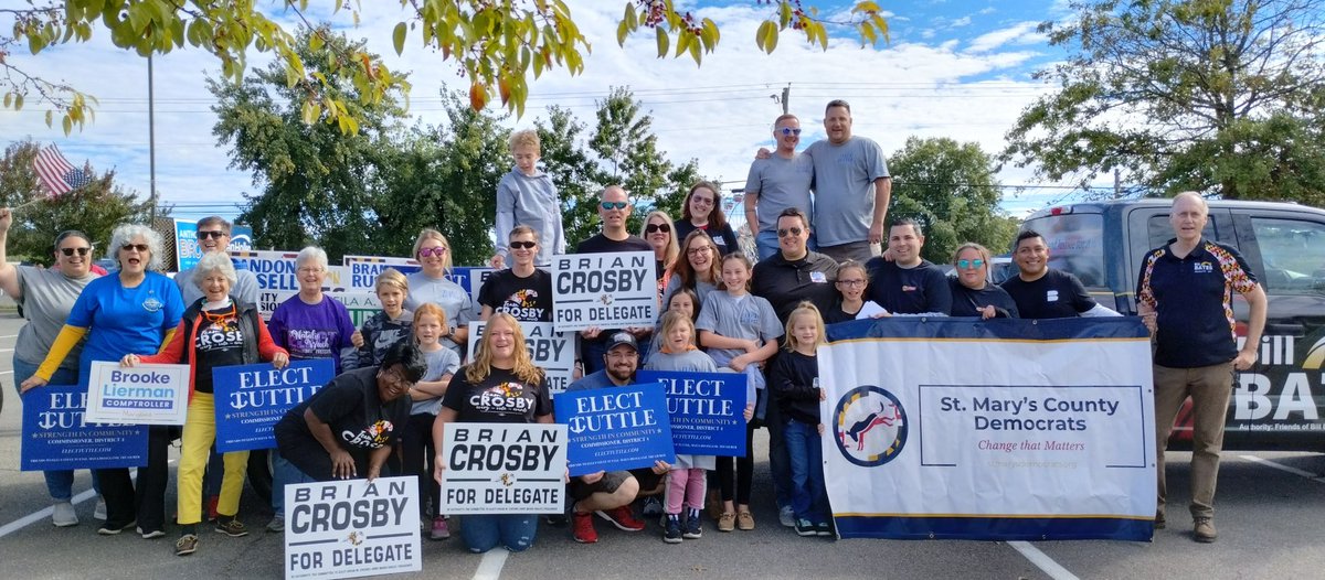 Brandon4StMarys's tweet photo. Today: Walk for Recovery organized by @SMCHD_gov, walked in the County Fair parade, talked to a lot of voters, and even ran into the @WeAreEASMC President!
#LetsVoteBrandon #StMarysCounty #DemcastMd https://t.co/j8RDs5BKqW