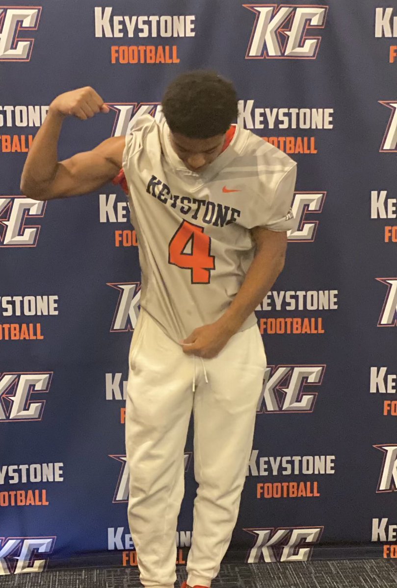 PepblingQB4's tweet photo. Thanks for the game day visit and for having me come out. I really enjoyed myself and loved the experience. @Coach_DSmith28 @CoachJHiggins @Cedric_stevens5 @KeystoneFTBL #1day1brick #keystonestrong https://t.co/nLH3xFJnYR