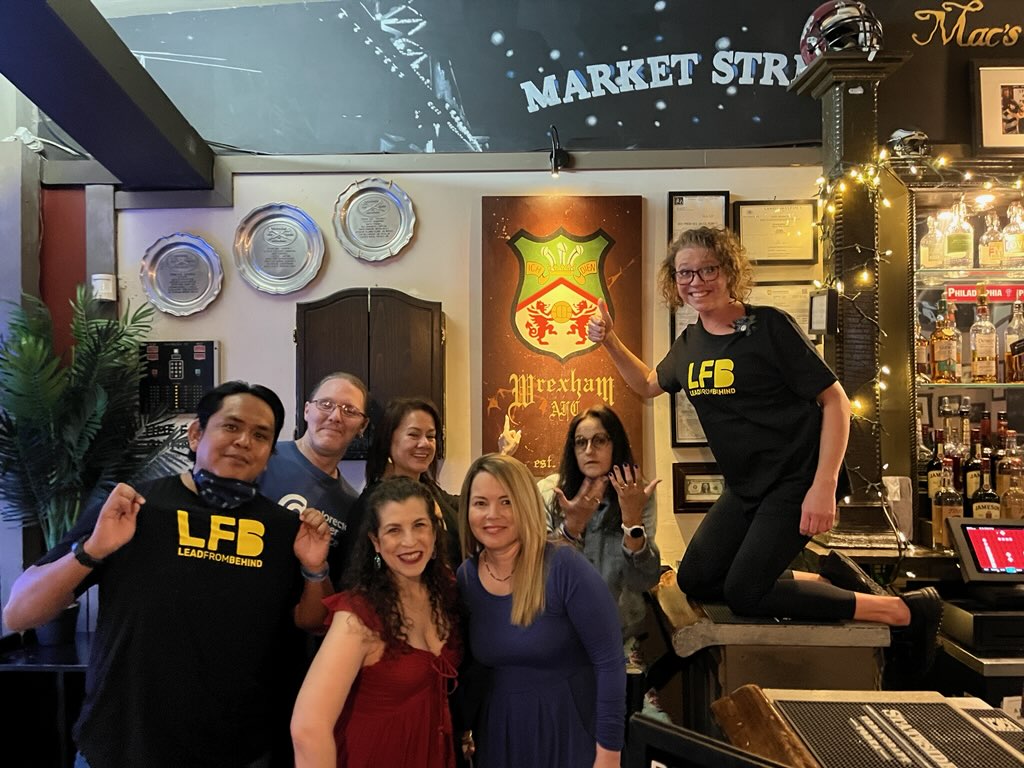 LorenMcCabe's tweet photo. Hey @RMcElhenney, we were at @MacsOldCity when in town for #AllyCon
@LeadFromBehind @CCAlliance
#GetScreen #ColorectalCancer #Never2Young https://t.co/onPHmLEHTA