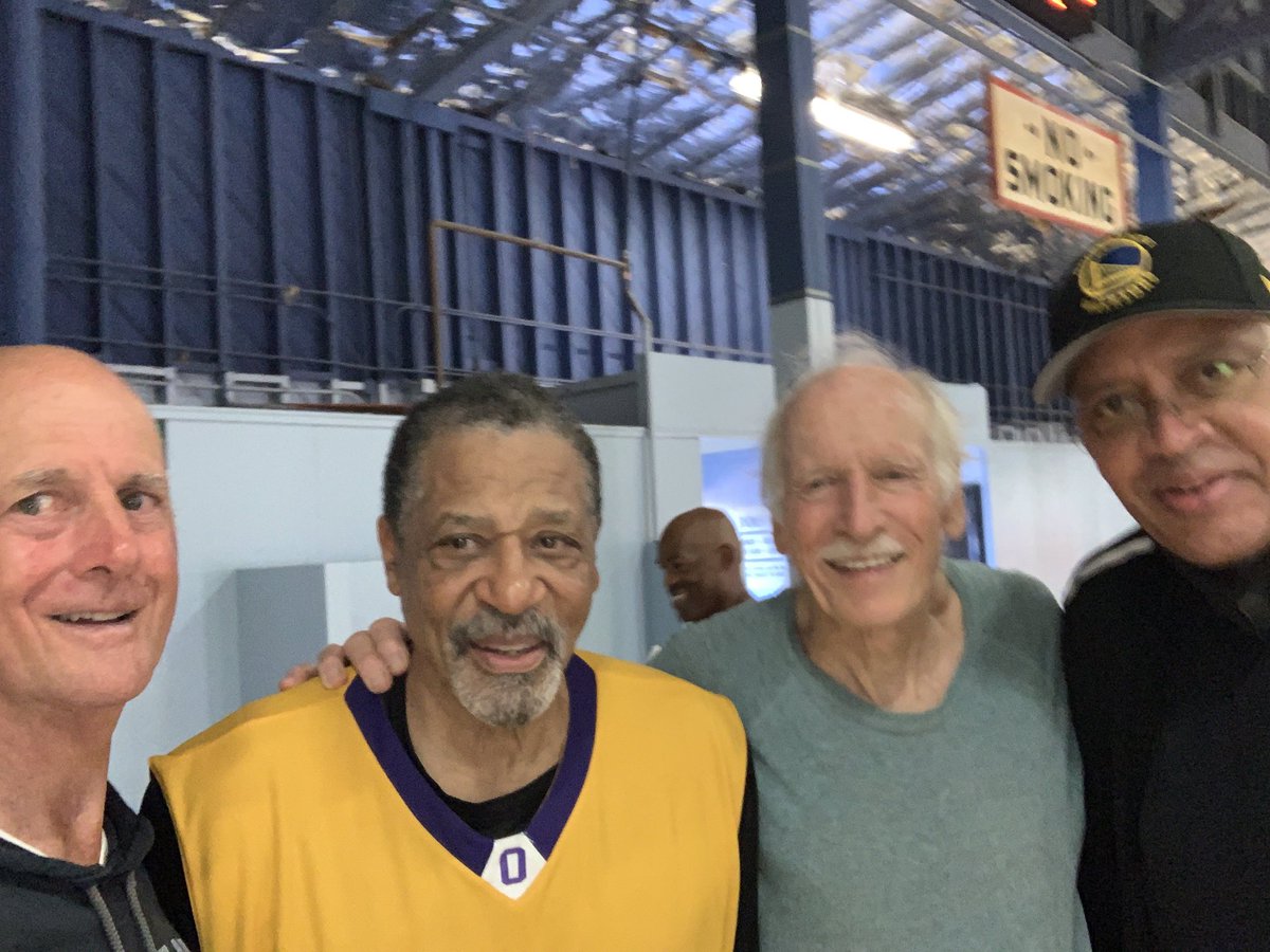 LomanBruce's tweet photo. Silver medal San Diego Sr Basketball Championships. Qualified for Nationals in Pittsburg in January! https://t.co/dprvKb70wo