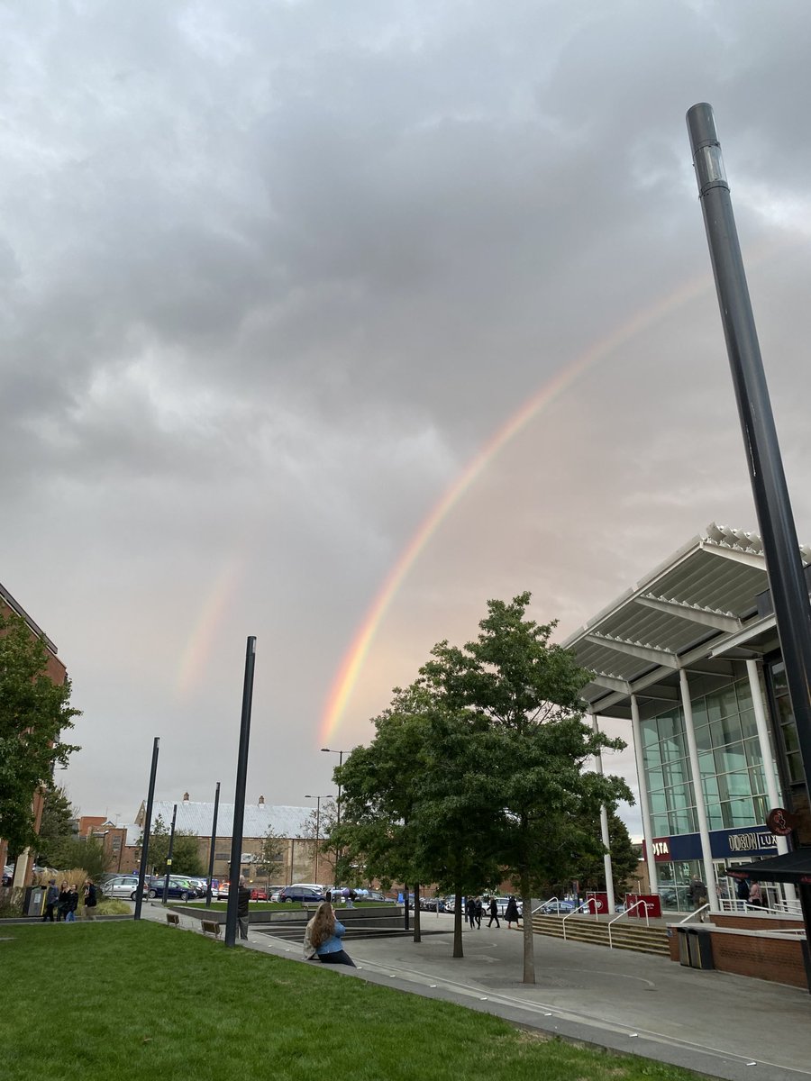 Pot of gold at the end of the rainbow? ⁦<a href="/MarillionOnline/">Marillion</a>⁩ in concert at ⁦<a href="/TheWaterside1/">Aylesbury Waterside</a>⁩ A fantastic show finishing with Market Square Heroes. Absolutely immense.