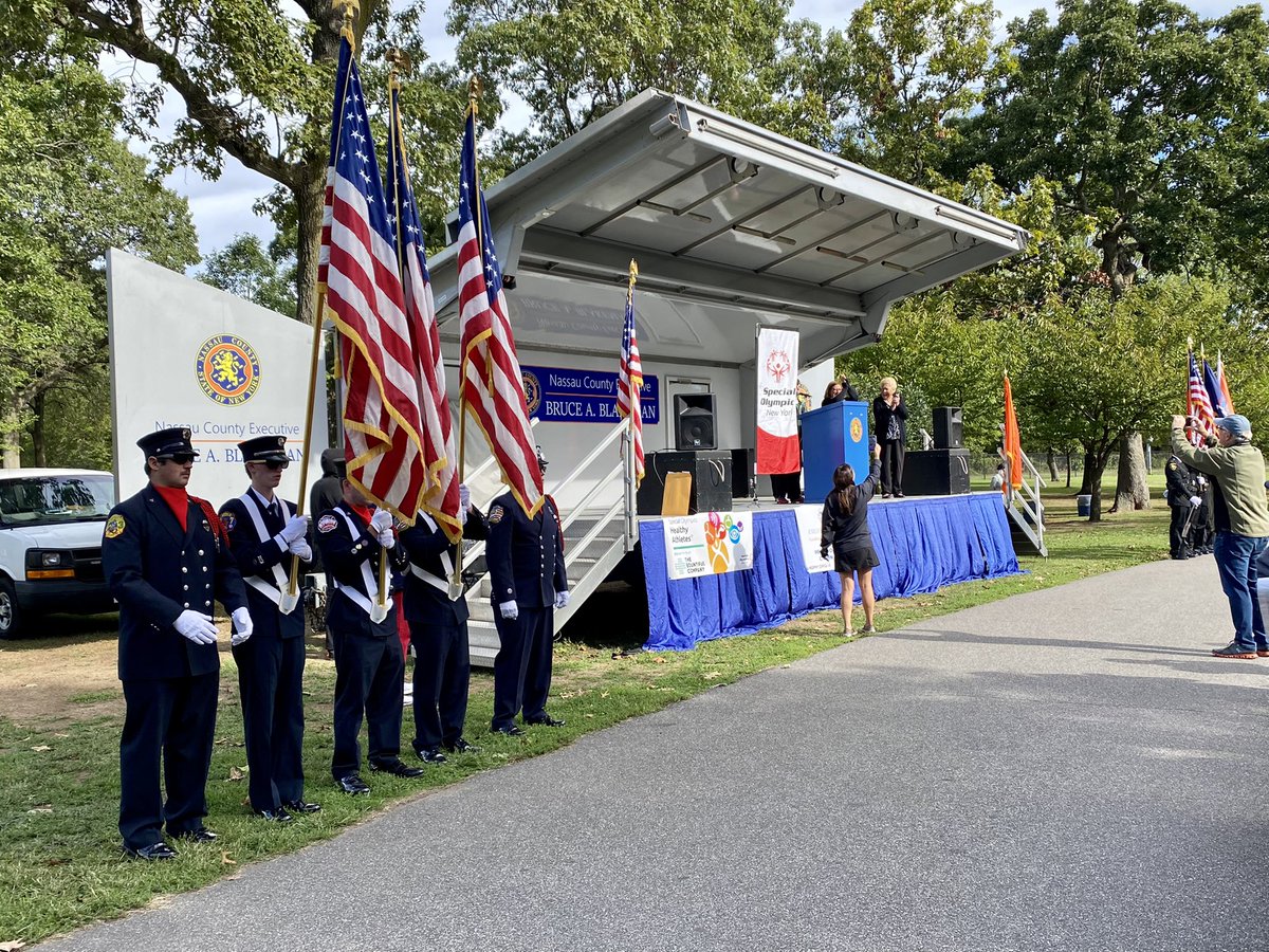 Amazing weather today for our JFK/LGA volunteer event in Long Island supporting the amazing athletes of the Special Olympics New York! <a href="/LouFarinaccio/">Lou Farinaccio</a> <a href="/JeffreyMcNamee/">Jeffrey McNamee</a> <a href="/DJKinzelman/">David</a>