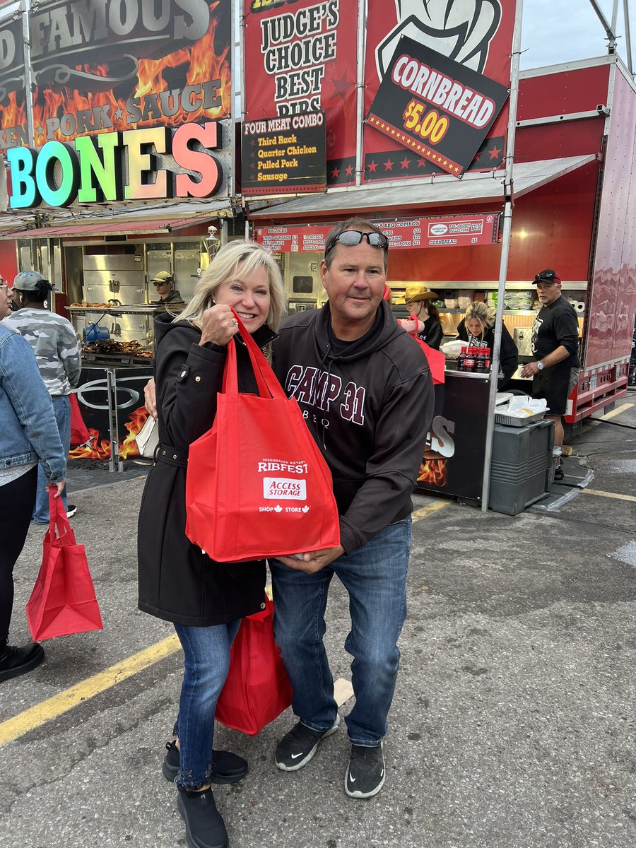 MayorCrombie's tweet photo. So happy to join @RotaryRibfest tonight to raise money for @Food_Bank and support our community! Tons of local live music on the schedule for the weekend, including @BarlowCommunity and @KristaBlondin. Come down to the Erin Mills Town Centre to show your support. https://t.co/YsTXLaSJlL