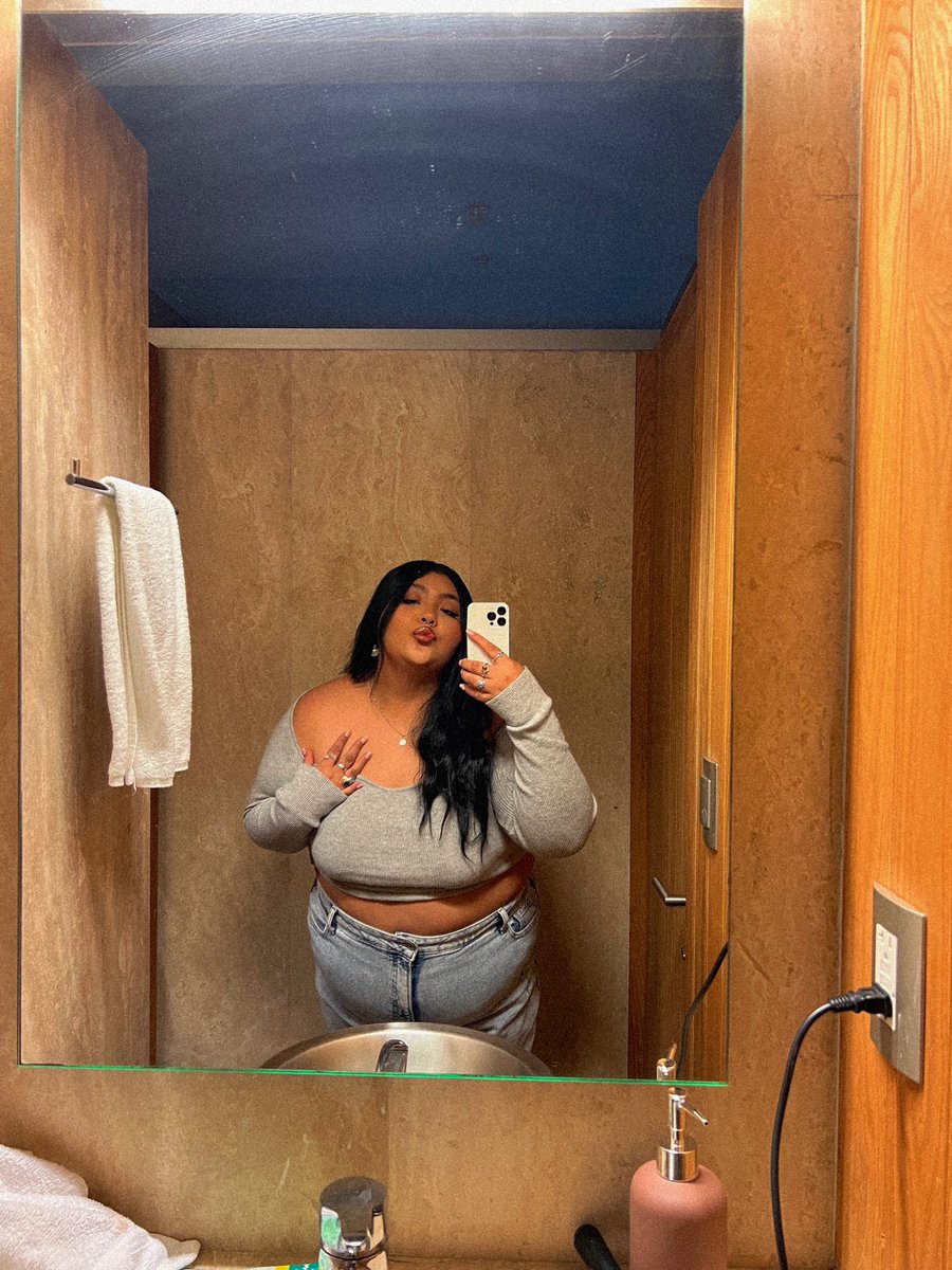 michmart23's tweet image. idk ?