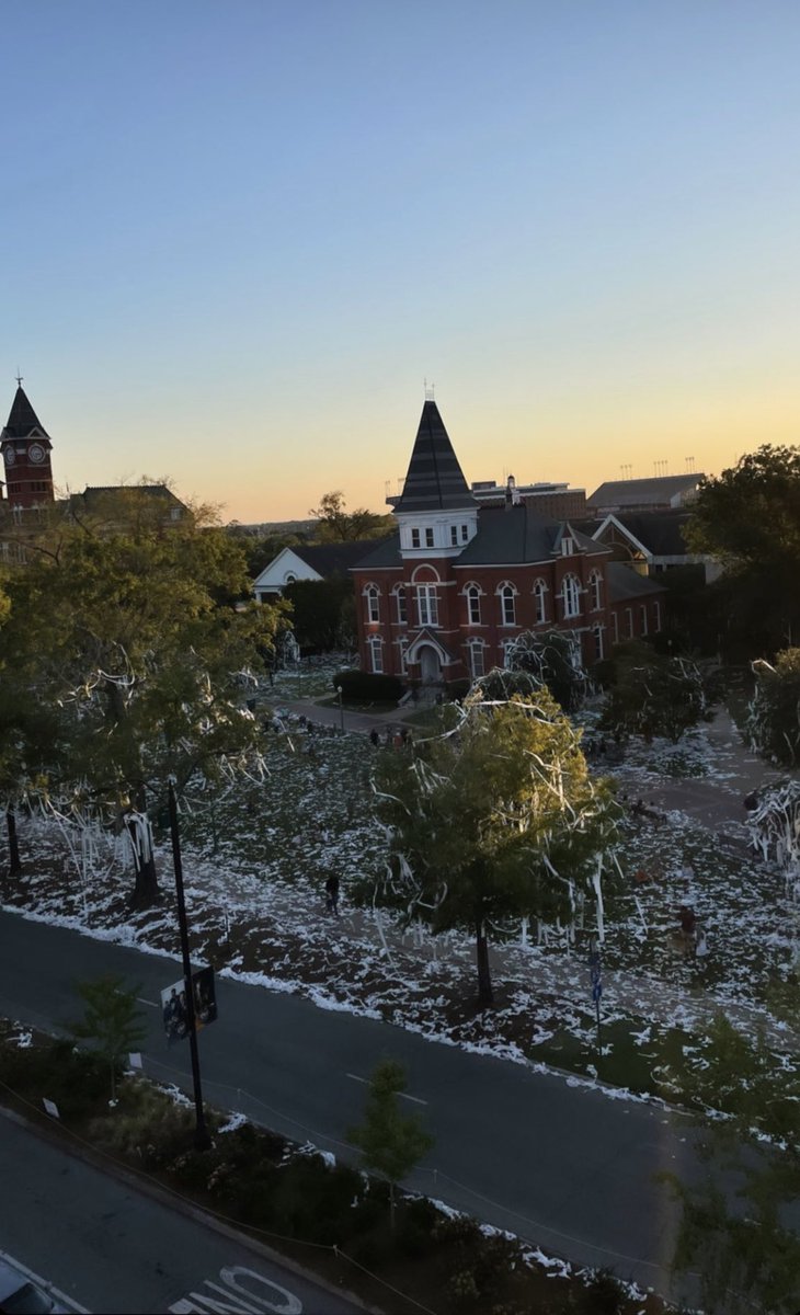 AUFAMILY's tweet photo. And still … The Loveliest Village.🏡 

📸 HT @BrittWare77 https://t.co/kaRnyGVzhi