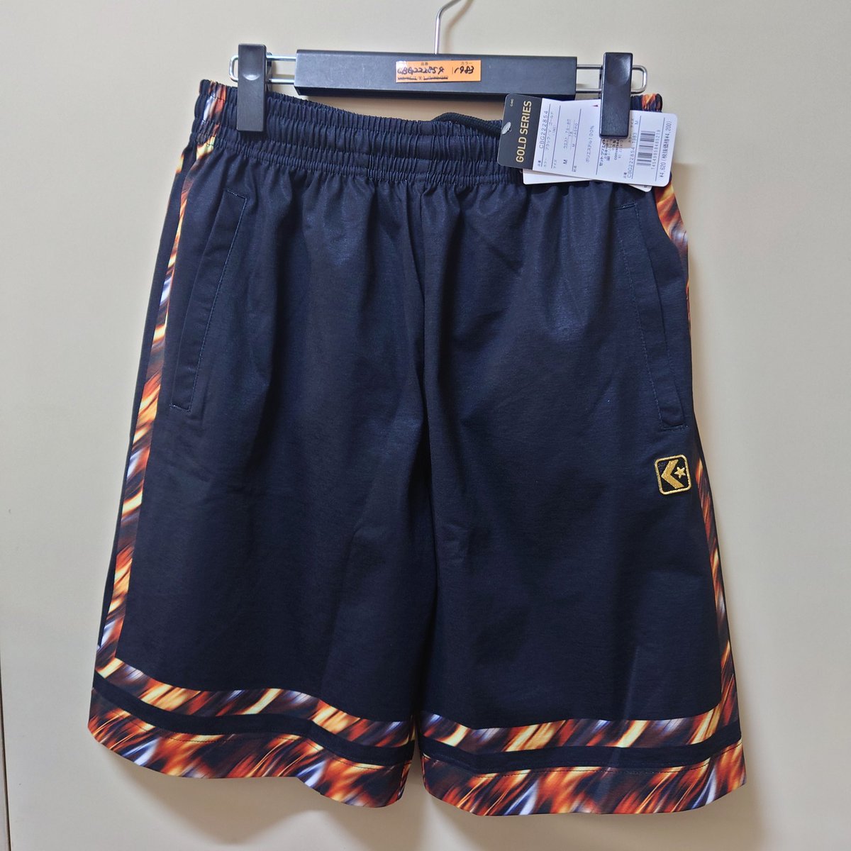 proshopsportec's tweet photo. コンバース 22FW
限定店のみの販売となる
ゴールドシリーズ入荷です!
文字、ラインにデザインされた
カラフルな染め色。
他にもコンバース22FW秋冬モデル入荷しております
#converse
#conversebasketball
#コンバースバスケ
#proshopsportec
#スポテック
#バスケットボール
#basketball https://t.co/NCPbLmwAGJ