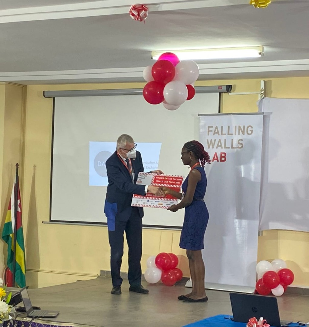 NoelieEklou_ad's tweet photo. Lauréate du @FallingWallsLab #Togo 2022, avec le projet #OpenDigitalContainer, porté par TIDD (Technologies et Innovations pour le Développement Durable), association de jeunes engagés pour la promotion de la #technologie au Togo et partout dans le monde! Grateful
#TgTwittos 
1/3 https://t.co/RXzVUXFSsG