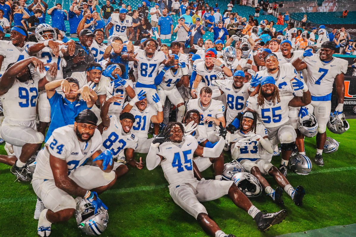 YahooSports's tweet photo. Mood after your program's first-ever win over a Top-25 team 😎

 (via @MT_FB) https://t.co/VX9VPQJ2ak
