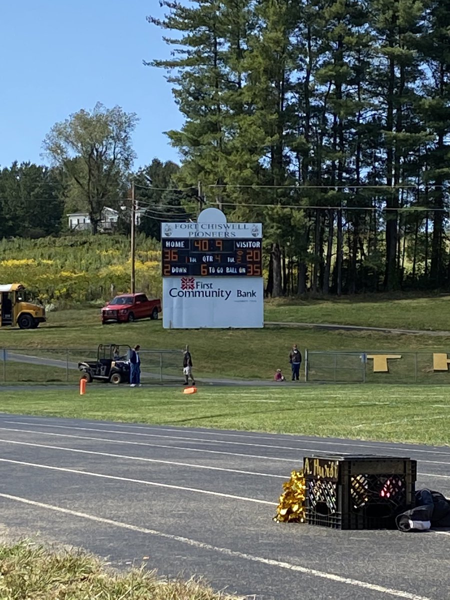 fortchiswell's tweet photo. Pioneers with the WIN today against Giles! 🏈 🖤🤍💛 https://t.co/s1kLMOYIVD