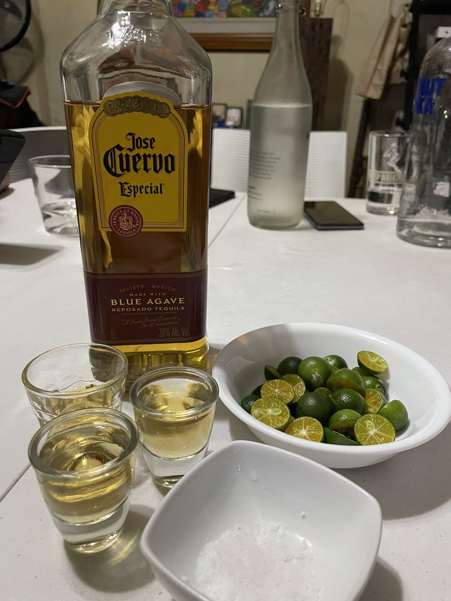 juliearbjs's tweet photo. Cuervo Night 👌🏼 https://t.co/zB5mlGkwvW