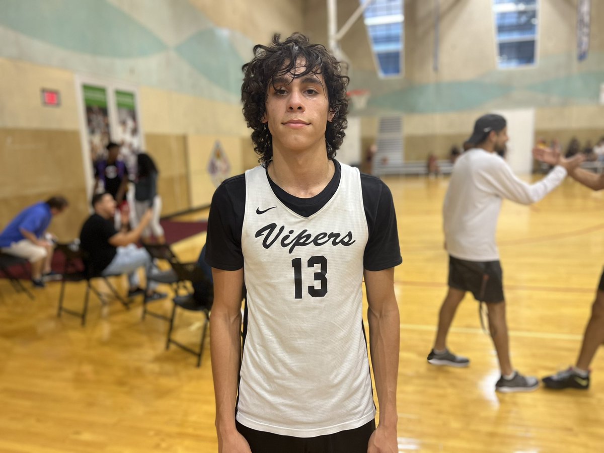 #GASOFC22 Notebook 📒

<a href="/nichootero1/">Nicho Otero</a> - <a href="/vandegriftbball/">Vandegrift Basketball</a> 
2023

• Slender guard
• Big time shot maker
• Hit a dagger 3pointer late in a win

#GASO | Everyone’s Big Stage