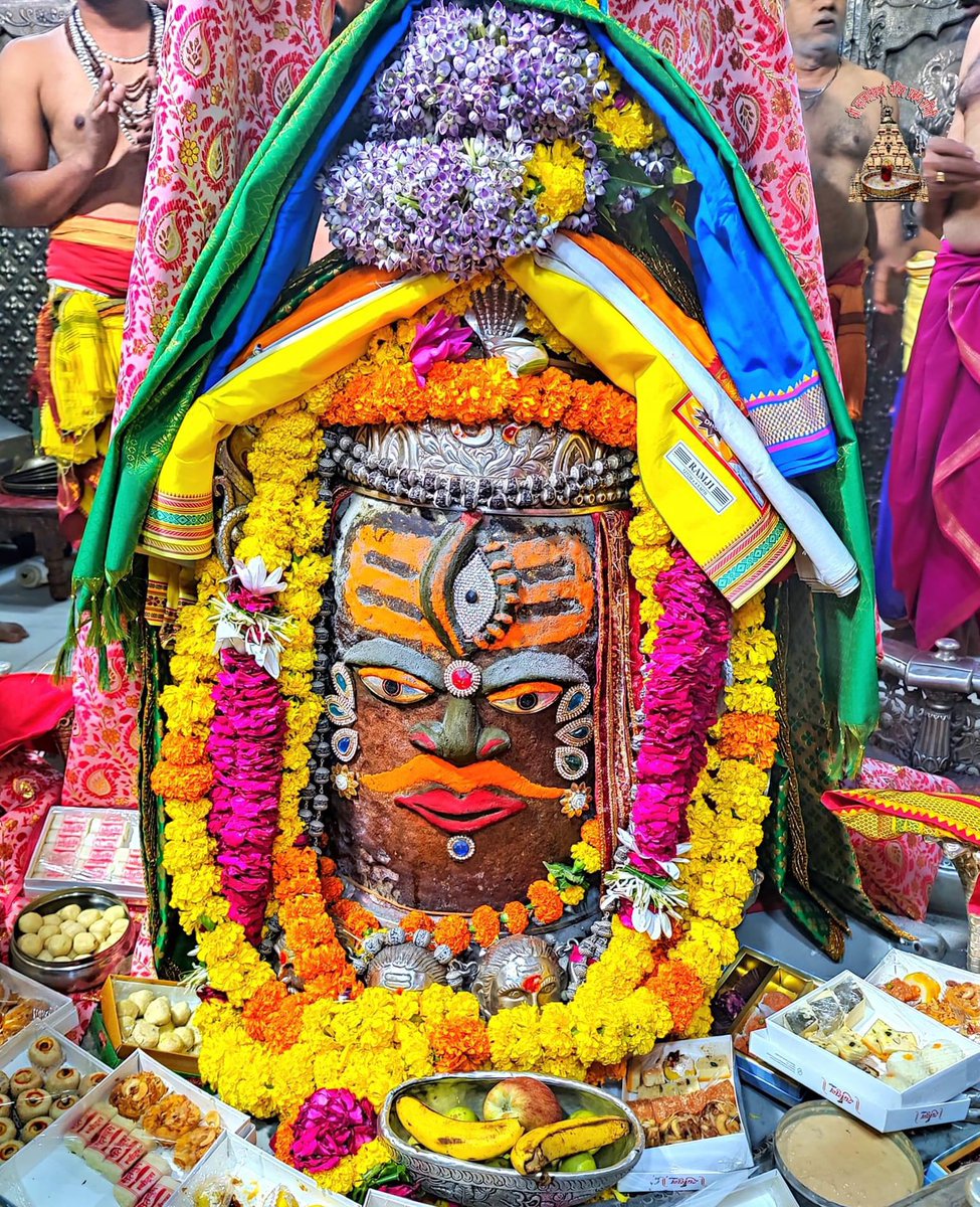 12Jyotirling's tweet photo. श्री महाकालेश्वर ज्योतिर्लिंग जी के आज के भस्म आरती श्रृंगार दिव्य दर्शन 25.09.2022 https://t.co/9ldzdY8Xz8