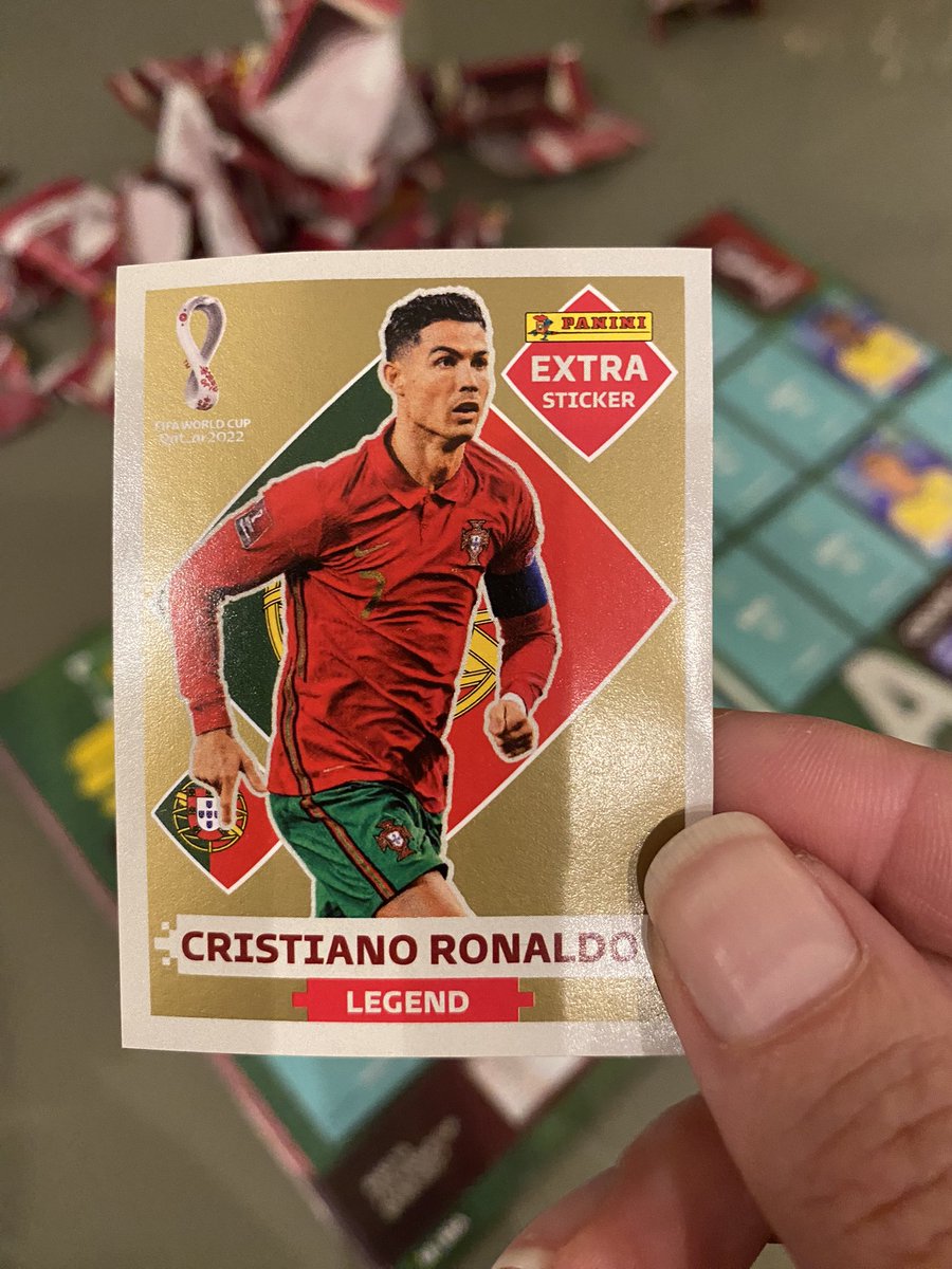 mdalmarco's tweet photo. Vendo figurinha do Cristiano Ronaldo.  Interessados, chama no DM. #WorldCup2022 #extrasticker https://t.co/DA4hlfG2Gd