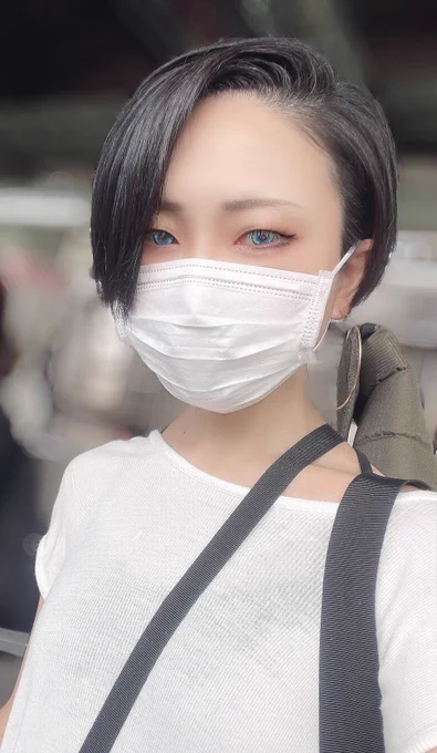 いまの髪型のせいで同人即売会にモーゼル担いでコスプレしに行こうとしてるフキに見えてきてわろてるごめん 