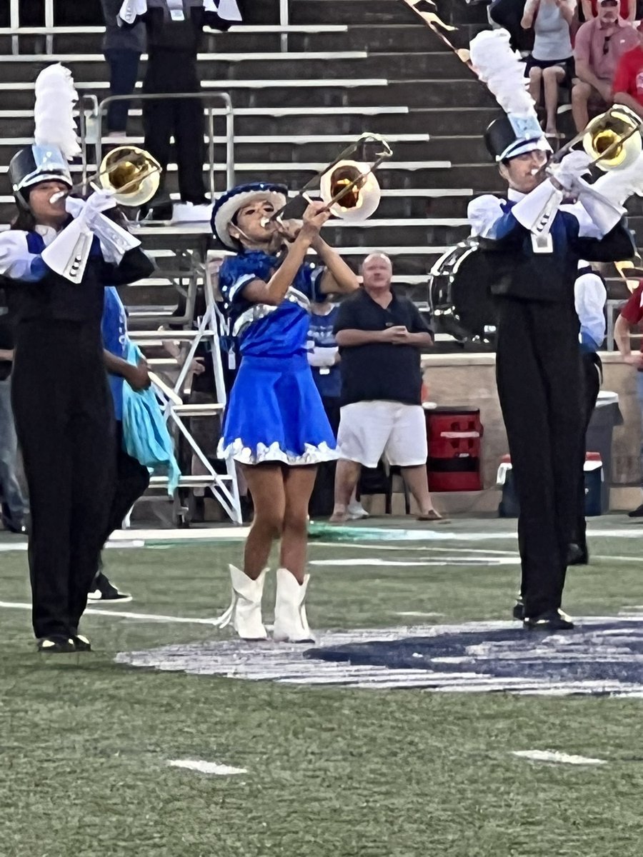 VSnokhous's tweet photo. @cycreekhs @CyCreek_Silvies and @cycreekband Anahi Vasquez putting in the hours with drill team practice before school and band practice after school! #CougarPride #OppurtunityForAll. AhhCC! https://t.co/C1hzH4fSIJ