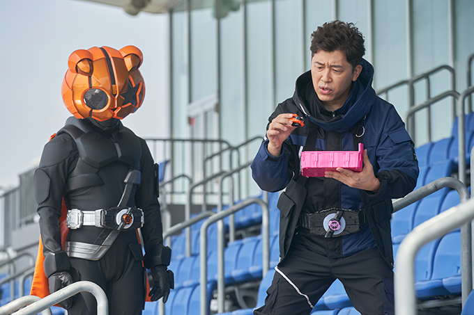 TokuRed's tweet photo. Kamen Rider Geats Episode 5 pics part 1

Punkjack

#仮面ライダーギーツ
#ダーパン #dapaan #
#仮面ライダータイクーン #tycoon
#バッファ #仮面ライダーリバイス
#仮面ライダーメリー #mary
#ナーゴ na-go #オニシスター
#ギンペン #ginpen #revice
#ドンブラザーズ #donbrothers https://t.co/FKfOTYsAxH