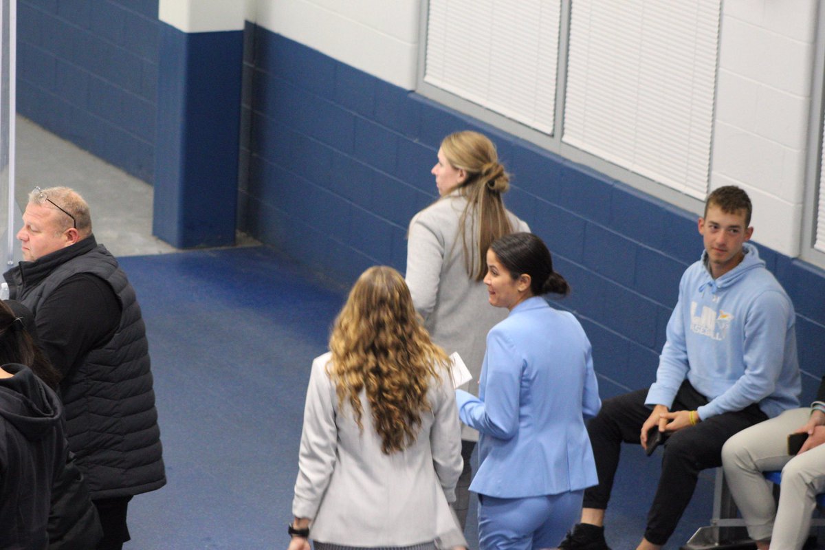 nwhlfuture's tweet photo. @LIUwhockey bench bosses🦈 #RepTheRivs💪 
Head Coach: Kelly Nash
Assistant Coach: Nora Maclaine 
Assistant Coach: Sonjia Shelly https://t.co/7si1T8v6ia