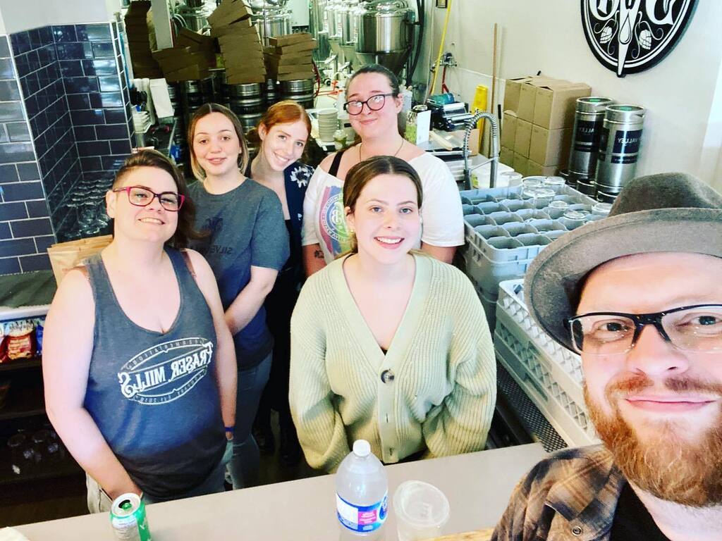 SVbrewing's tweet photo. 🎉🥳HAPPY FIVE YEARS TO US🥳🎉

We just wanted to send out a big THANK YOU from everybody at the SVB team for all the support you’ve given us over these past five years. It’s truly appreciated.

Time for cake!!

🍻 #beer #bcaletrail #bccraftbeer #disc… https://t.co/8634pFrCDL https://t.co/vaVFAZQn57