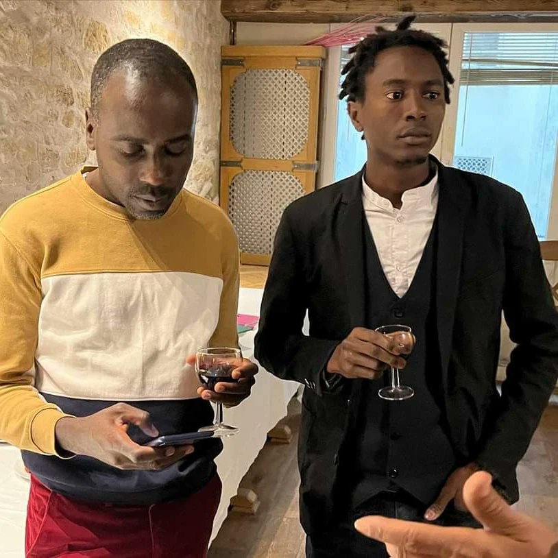 Teliwel98's tweet photo. Lancement du deuxième numéro de la revue "Débridé". C'était hier, au soir, à l'hôtel mythique de la "Louisiane". 
Merci à tous et à toutes. 
Merci infiniment à @charlottesaliou pour l'accueil. https://t.co/cdK4EFsF2y
